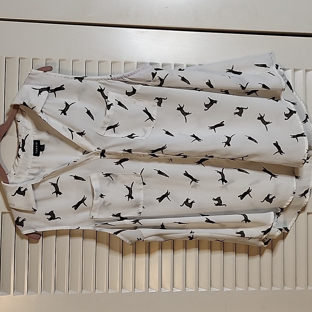 Bundle 3 for $10 TORRID SIZE 1 BLACK CAT TANK